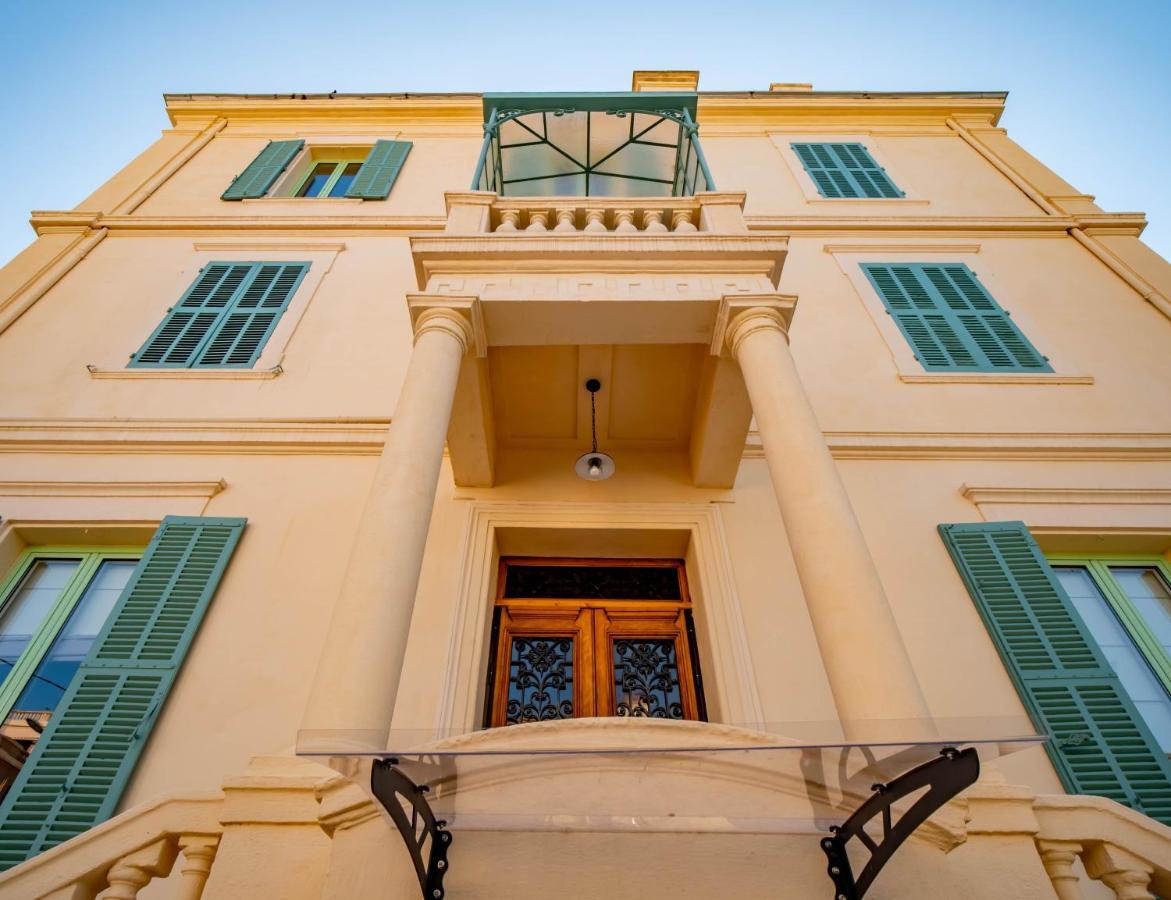 Banana'S Camp Hostel Cannes Ngoại thất bức ảnh