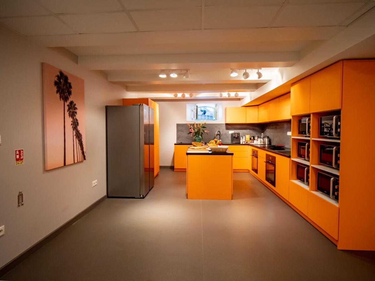 Banana'S Camp Hostel Cannes Ngoại thất bức ảnh