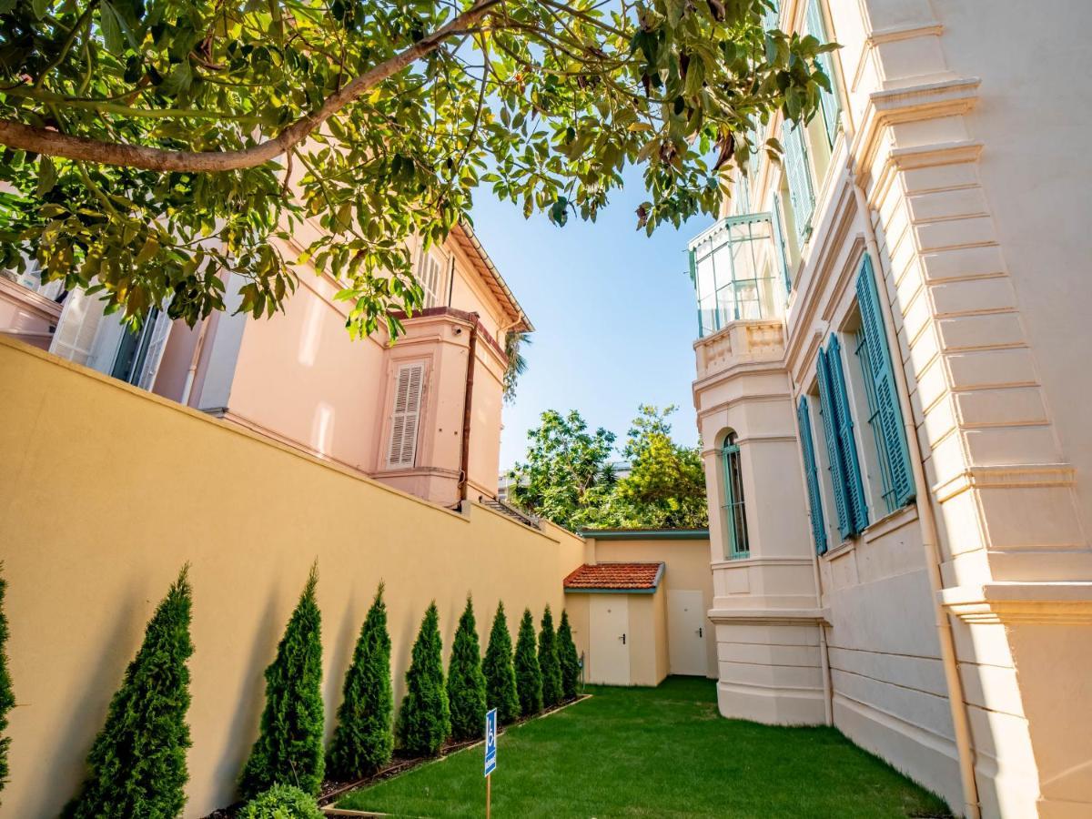 Banana'S Camp Hostel Cannes Ngoại thất bức ảnh