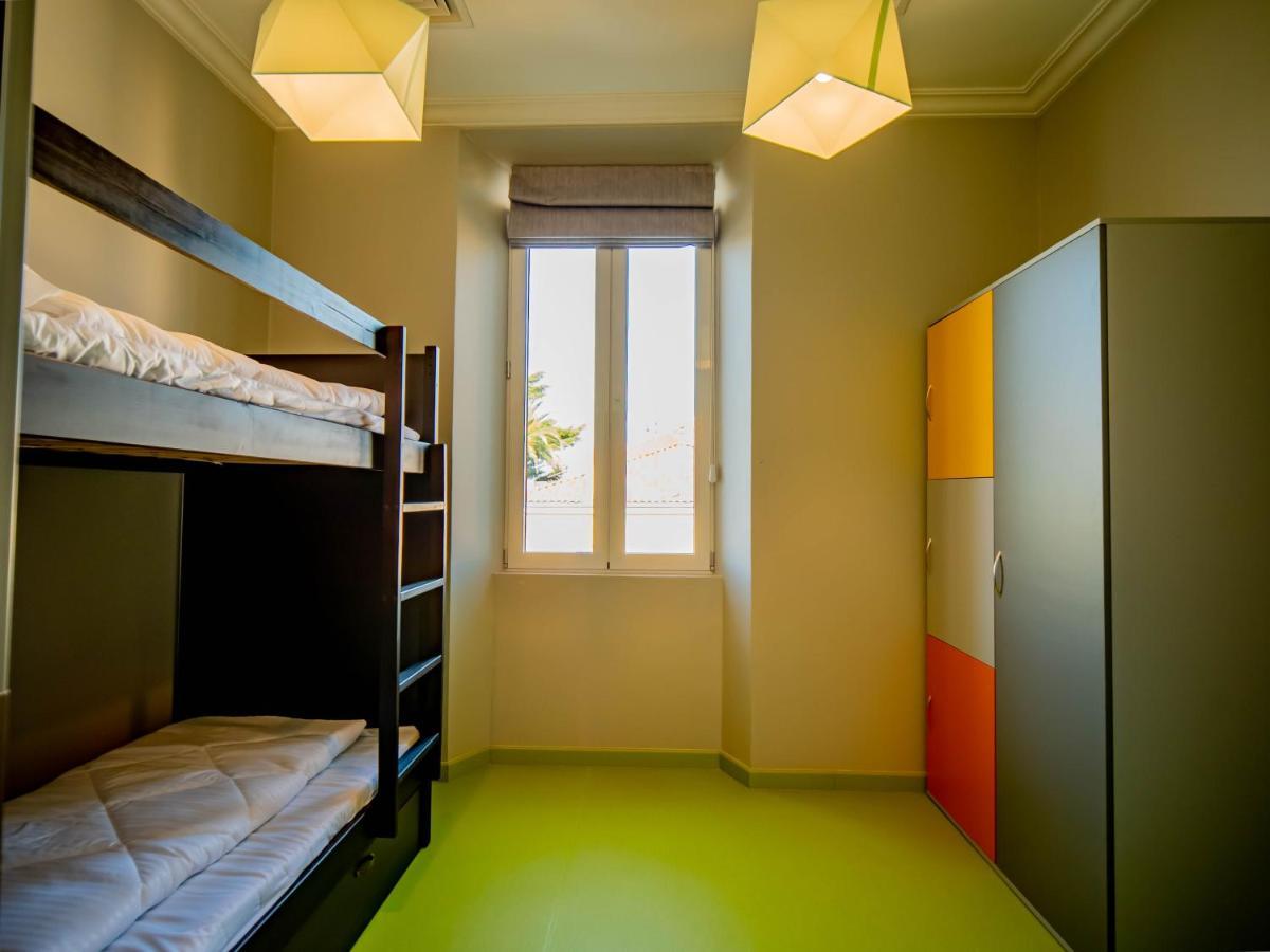 Banana'S Camp Hostel Cannes Ngoại thất bức ảnh