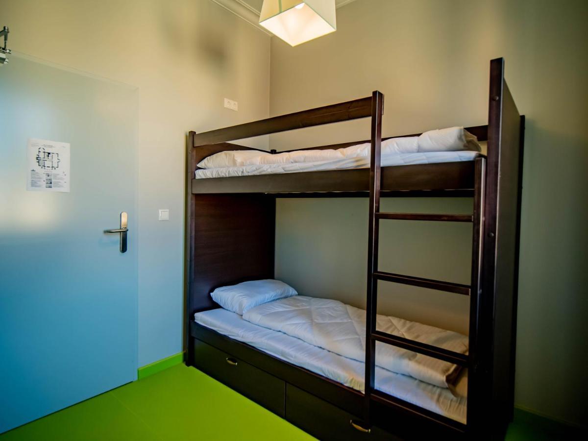 Banana'S Camp Hostel Cannes Ngoại thất bức ảnh